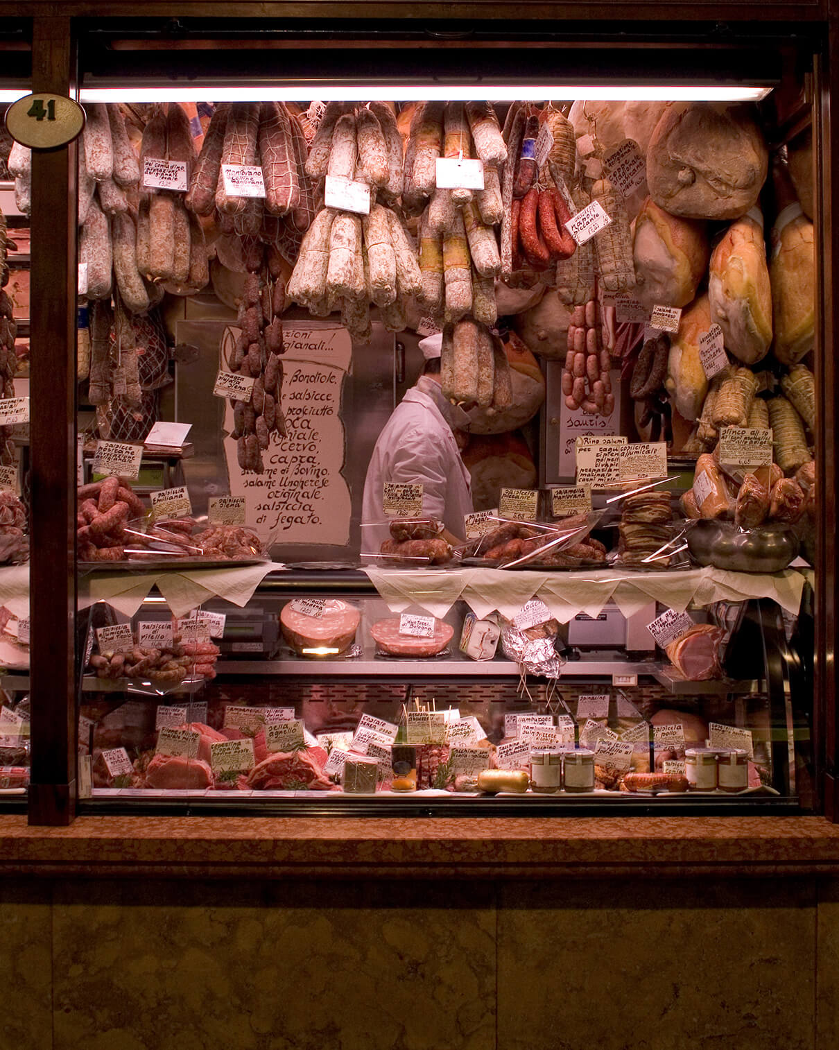 DALLA TRADIZIONE CONTADINA ALLA TAVOLA.